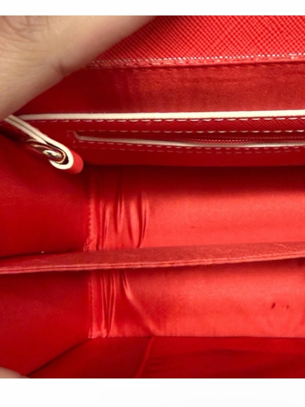 Striped Red & White Crossbody Bag - St. John - Picture 10 of 11